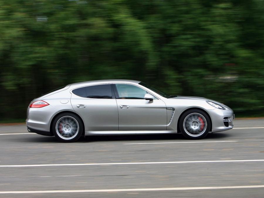  Porsche Panamera Turbo 2009 года  (UK) (фото 16 из 18)